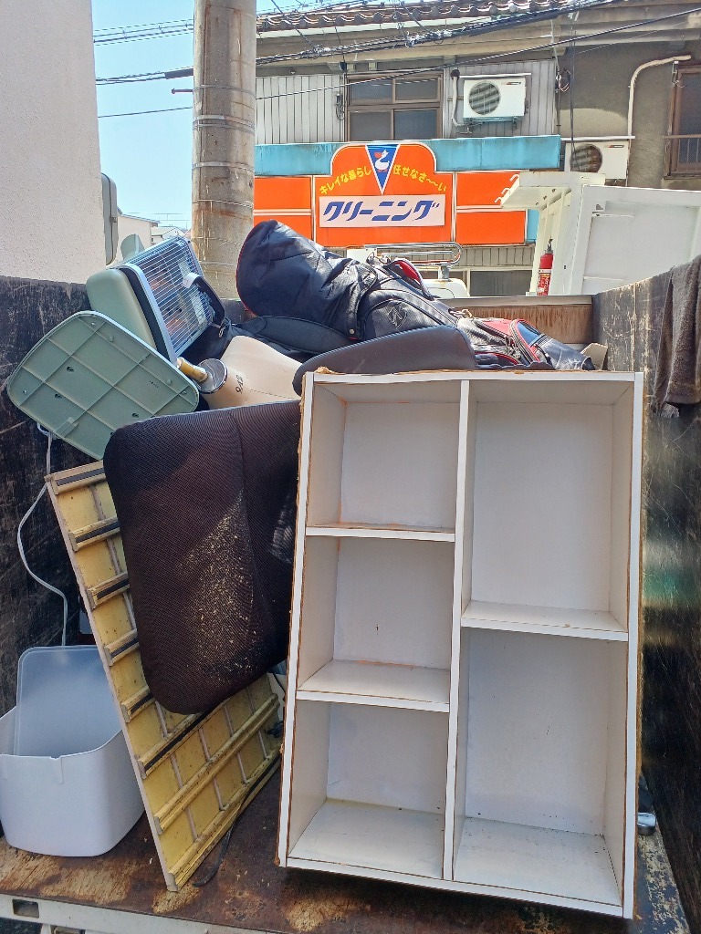 大阪府　大阪市大阪市西区　不用品回収、片付け、残置物撤去、家財整理、生前整理、遺品整理、産業廃棄物収集運搬お受け致します